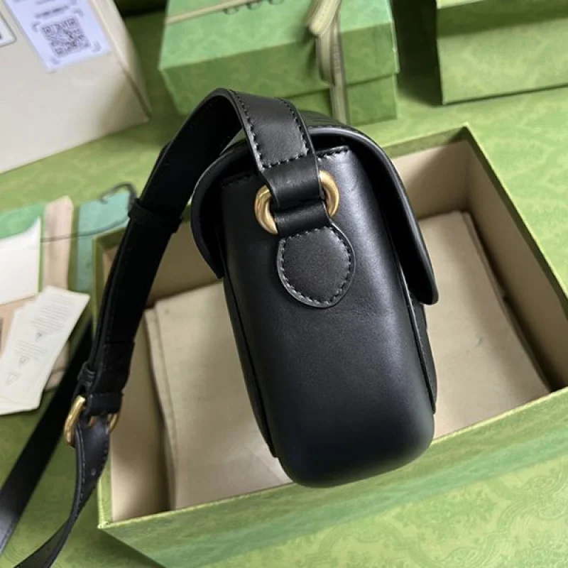 【日本未発売】グッチ エンボス スムースレザー ショルダーバッグ コピー 2色 675923UD0ET2546