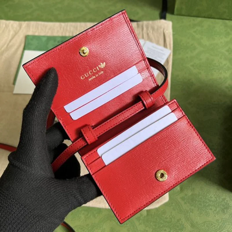 大人気コラボ アディダス×グッチ コピー ロゴ入りカードケース ショルダーバッグ 702248UWLBG4169