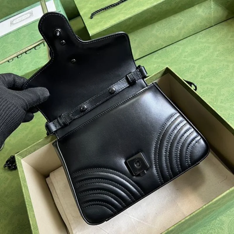 お洒落グッチ GGマーモント ミニトップハンドルバッグ コピー 702563DTDFV1000