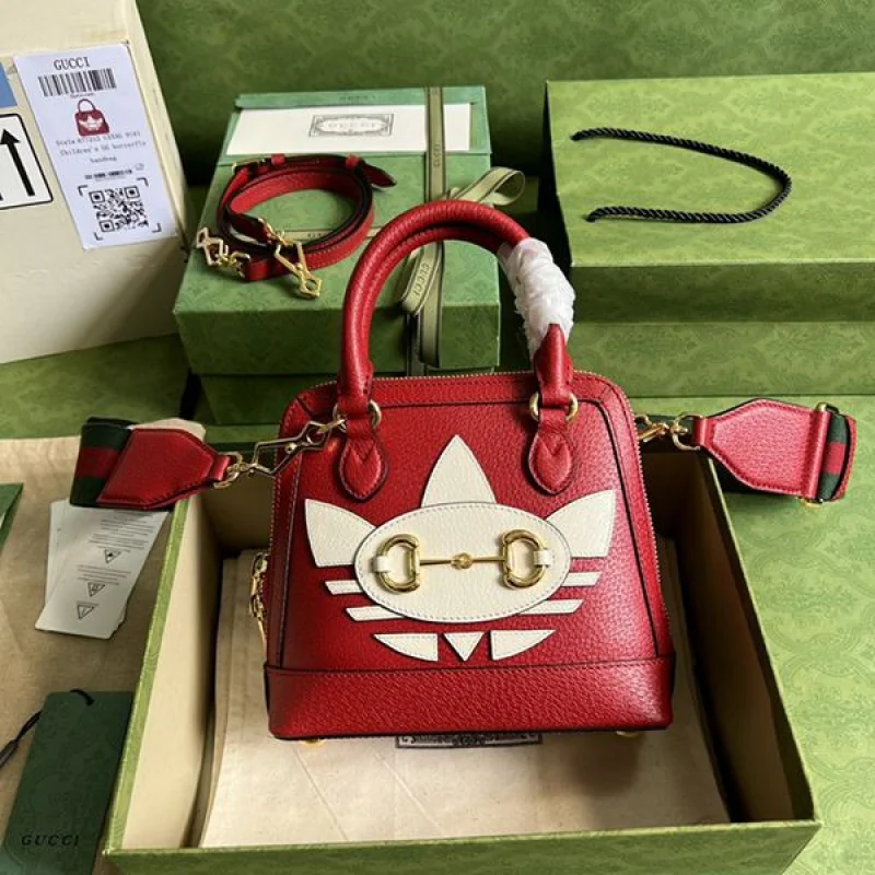目を惹く話題コラボ アディダス グッチ 偽物 ホースビット1955 ミニバッグ gua04088