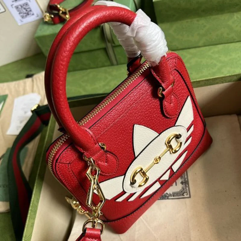 目を惹く話題コラボ アディダス グッチ 偽物 ホースビット1955 ミニバッグ gua04088