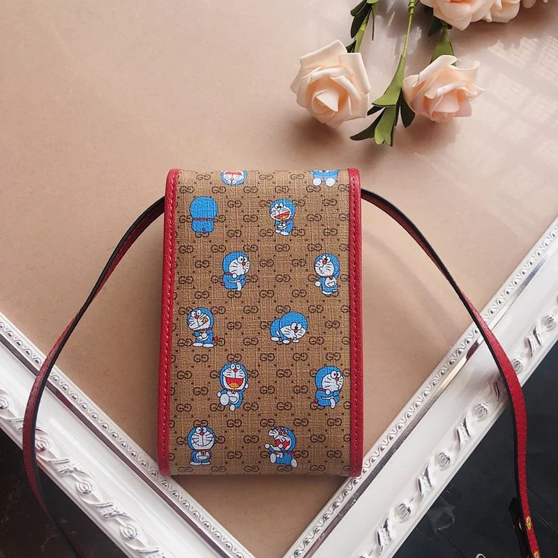 秋冬新作 グッチ★ドラえもんコラボ スマホケースコピー guc39858