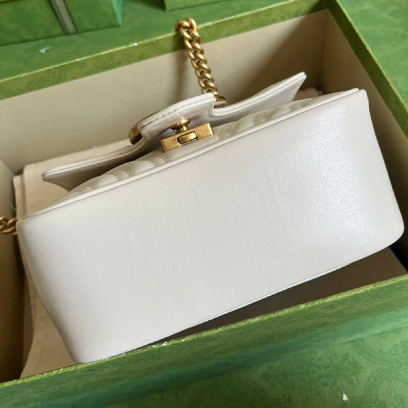 一目惚れ♪グッチ スーパーコピーGG Marmont キルティングレザー ショルダー バッグ gug59962