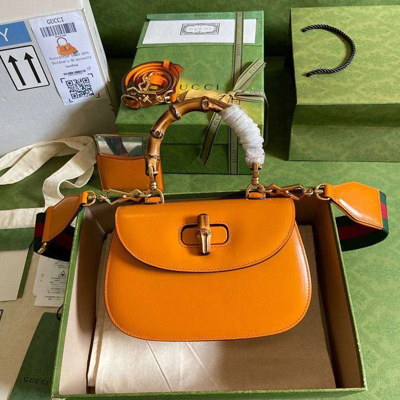 大人気!グッチ コピー バンブー スモール トップハンドルバッグ 2サイズ guz46362