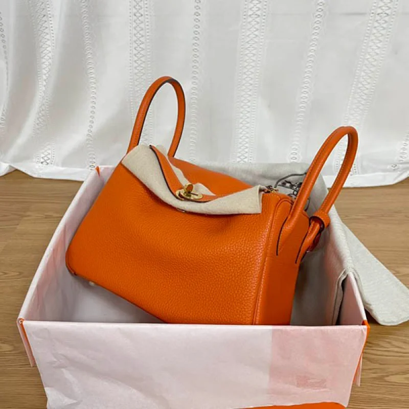 エルメス リンディ 偽物 26cm トリヨンクレマンス 2色金具 era29289
