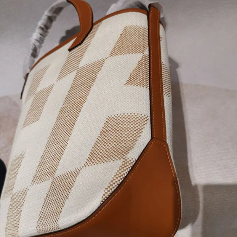 ☆超人気☆エルメスアンビエ 27 キャンバス トートバッグ 偽物 erb88097