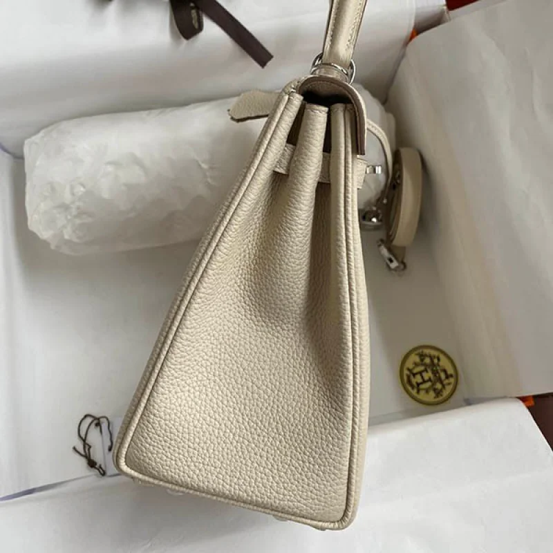 入手困難エルメス 偽物 ケリー 25cm 内縫い タッチ シルバー金具 erg96683
