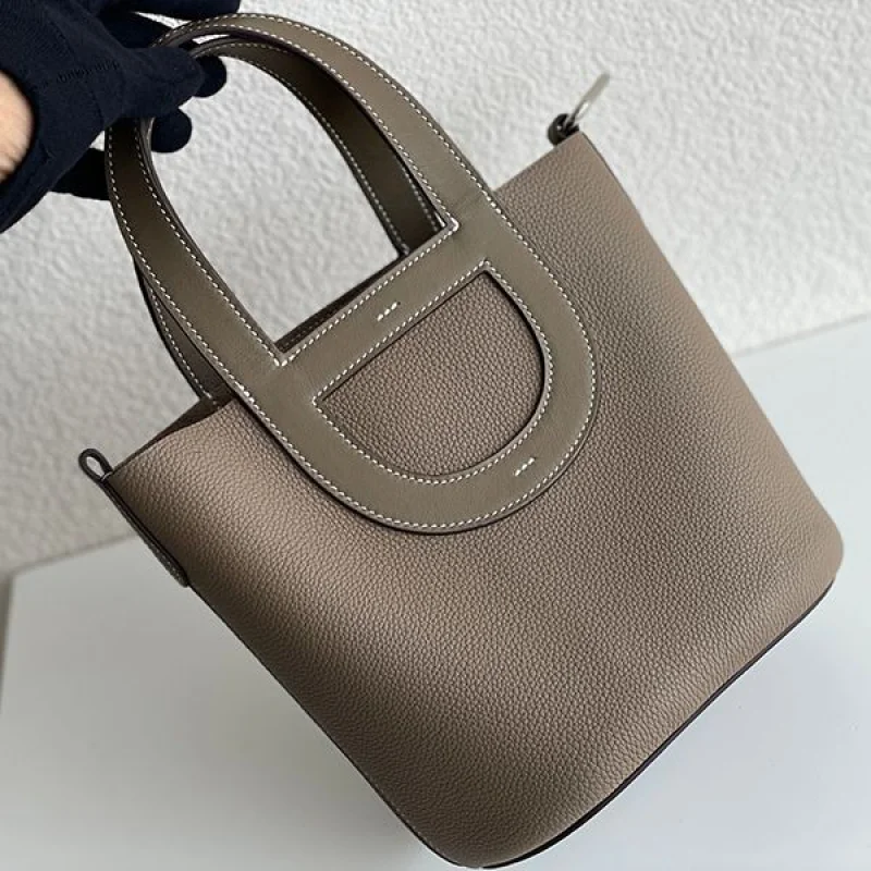 定番 エルメス イン ザ ループ 18 トートバッグ 偽物 erk71936