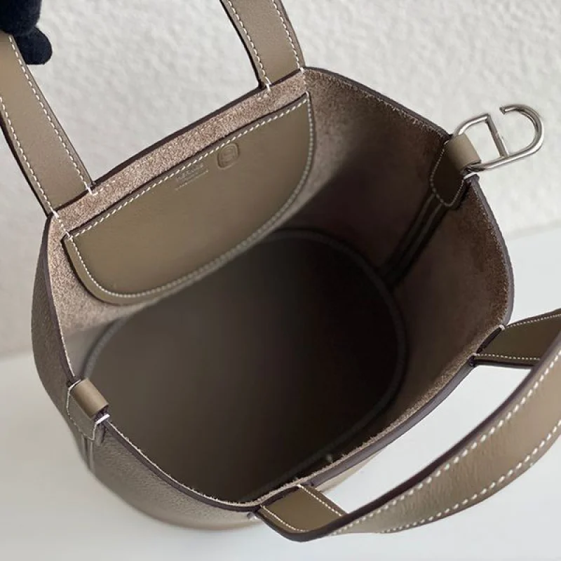 定番 エルメス イン ザ ループ 18 トートバッグ 偽物 erk71936