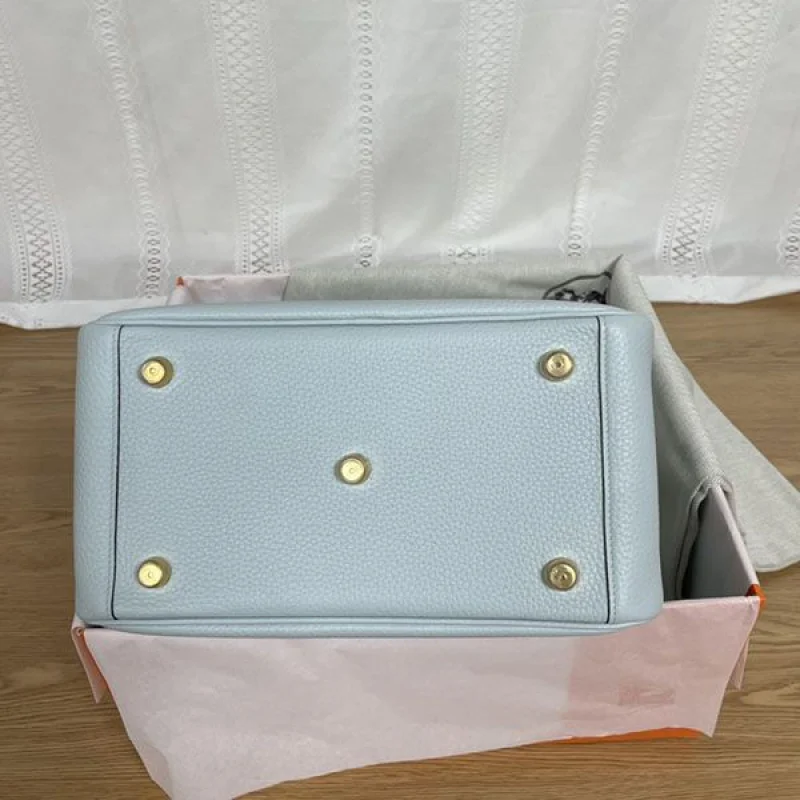 エルメス リンディ26 Lindy 偽物 シルバー トリヨンクレマンス erl18025