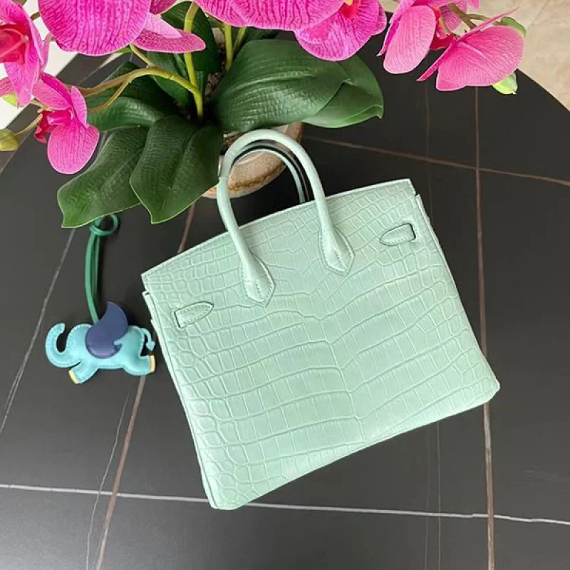 入手困難品!エルメス クロコダイル バーキン 25 コピー ero38477