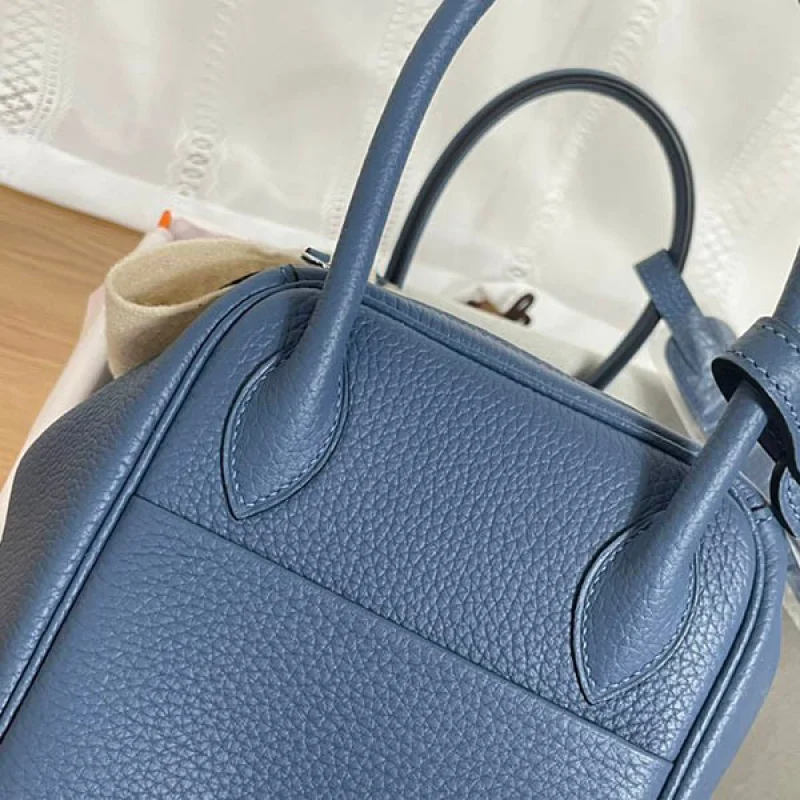 人気No1エルメス 偽物 リンディ 26cm トリヨンクレマンス 2色金具 ery82588