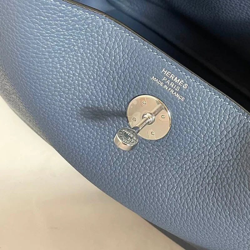 人気No1エルメス 偽物 リンディ 26cm トリヨンクレマンス 2色金具 ery82588