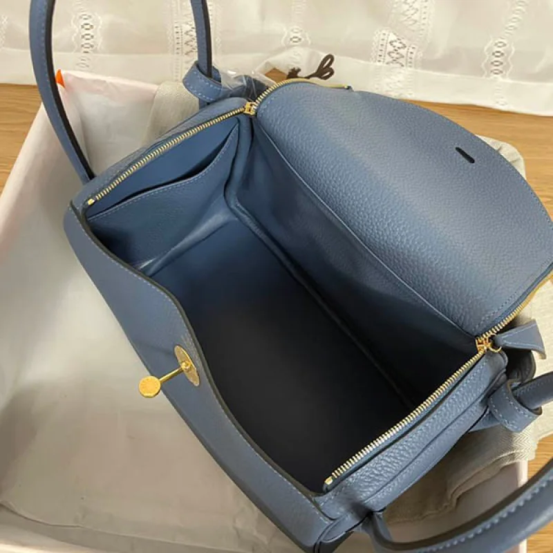 人気No1エルメス 偽物 リンディ 26cm トリヨンクレマンス 2色金具 ery82588