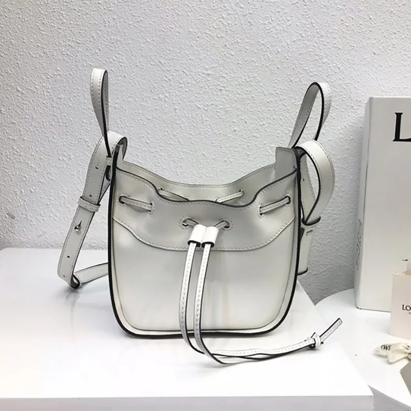 ☆限定☆ ロエベ ハンモック コピー ドローストリング ショルダーバッグ 0010365427