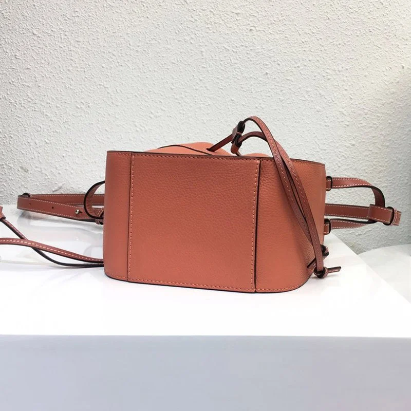 ロエベ ハンモック コピー ドローストリング ショルダーバッグ 0010390961