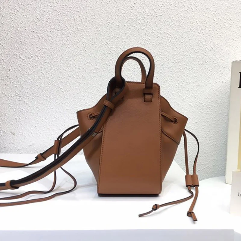 欲しい♡超限定♪ロエベ ハンモック コピー ドローストリング ショルダーバッグ 0010473155