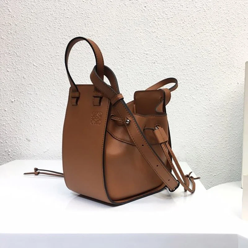 欲しい♡超限定♪ロエベ ハンモック コピー ドローストリング ショルダーバッグ 0010473155