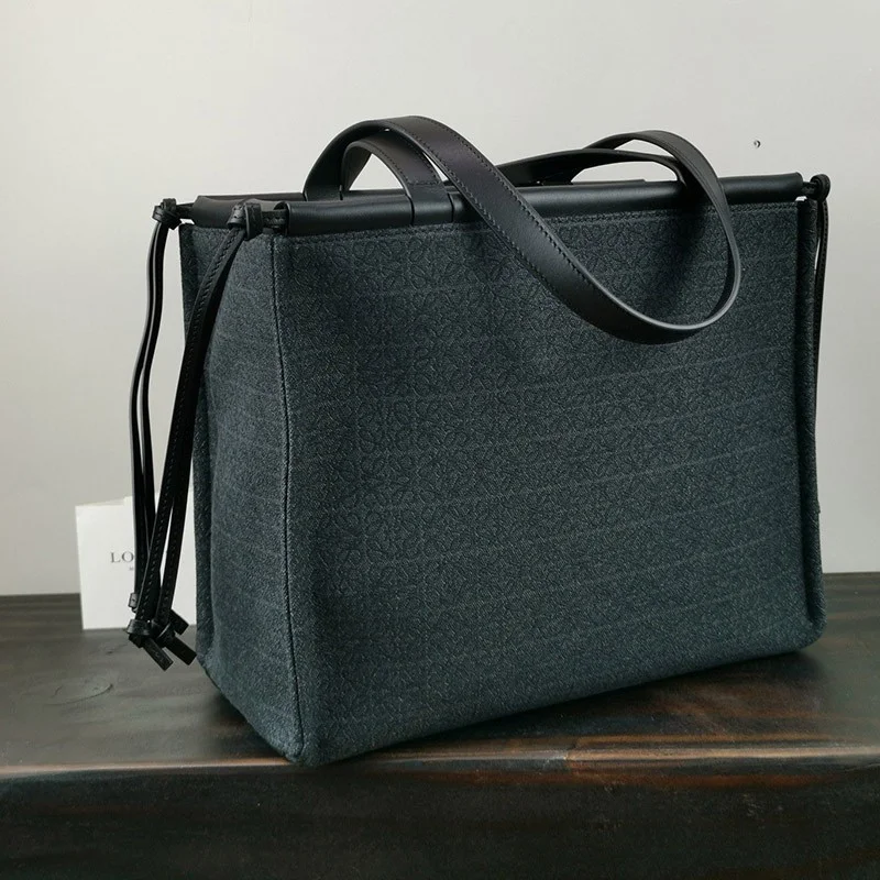 春もの新作ロエベ トートバッグ コピー Small Cushion Tote☆クッショントートスモール☆送料込 A612A93X252426