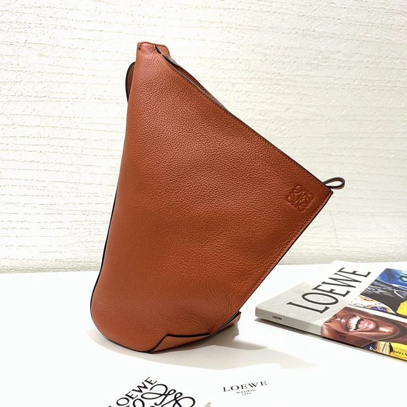 世界中で大人気♪ロエベ ショルダーバッグ コピー アントン スリング Anton Sling カーフスキン B511A09X06