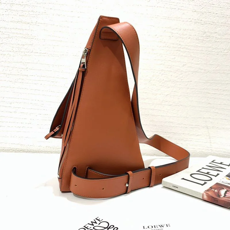 世界中で大人気♪ロエベ ショルダーバッグ コピー アントン スリング Anton Sling カーフスキン B511A09X06