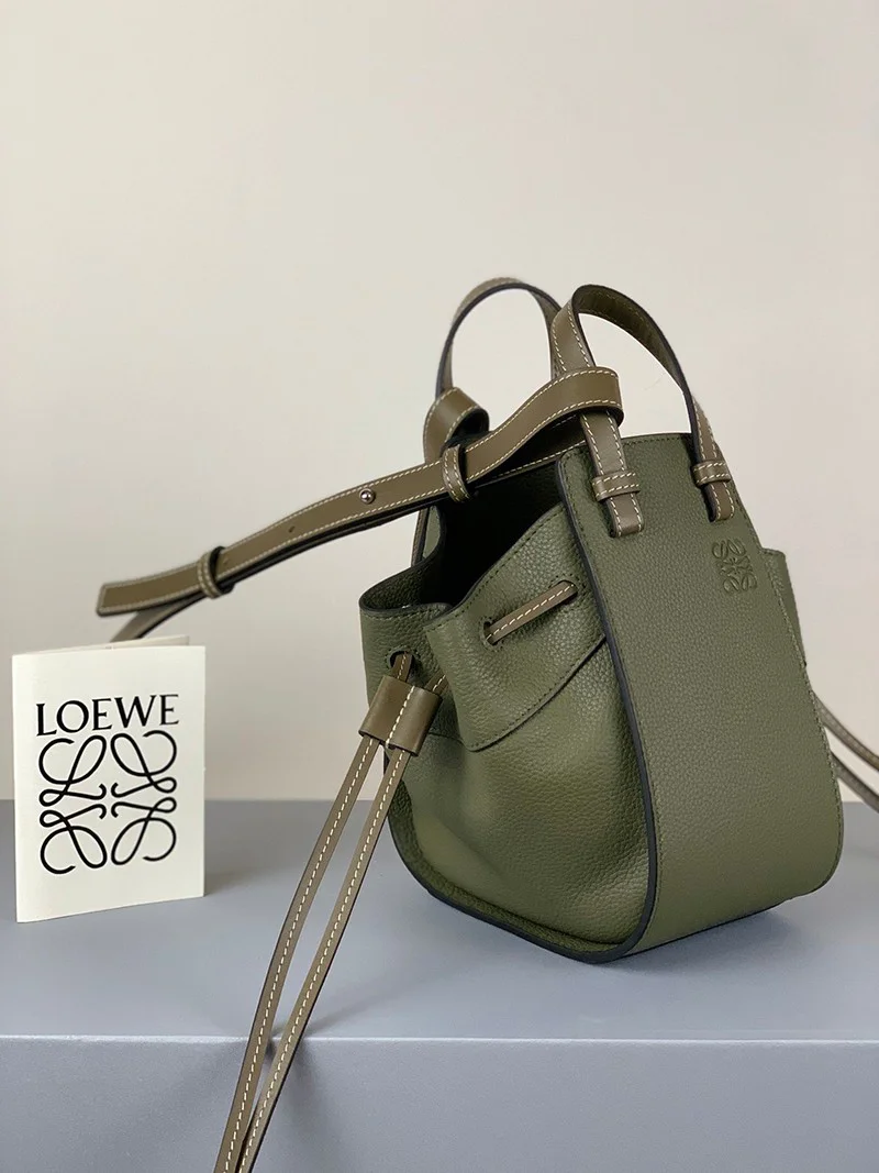 ☆超人気☆ロエベ ハンモック 偽物 ドローストリング ショルダーバッグ lob92376