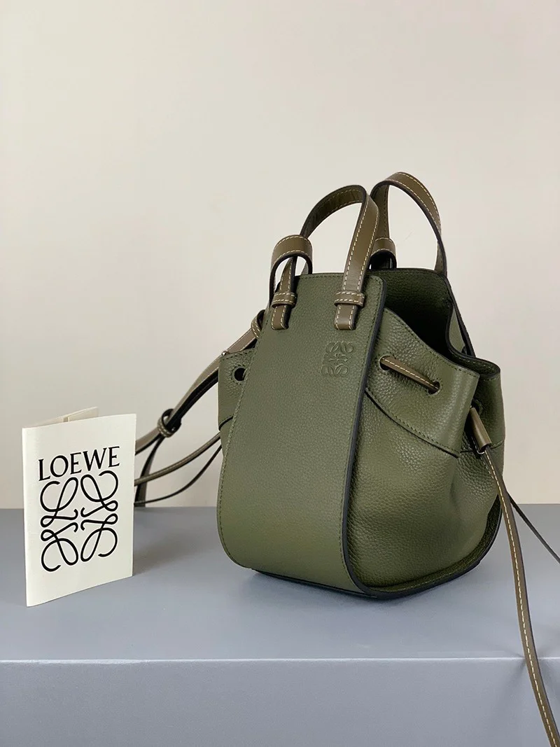 ☆超人気☆ロエベ ハンモック 偽物 ドローストリング ショルダーバッグ lob92376