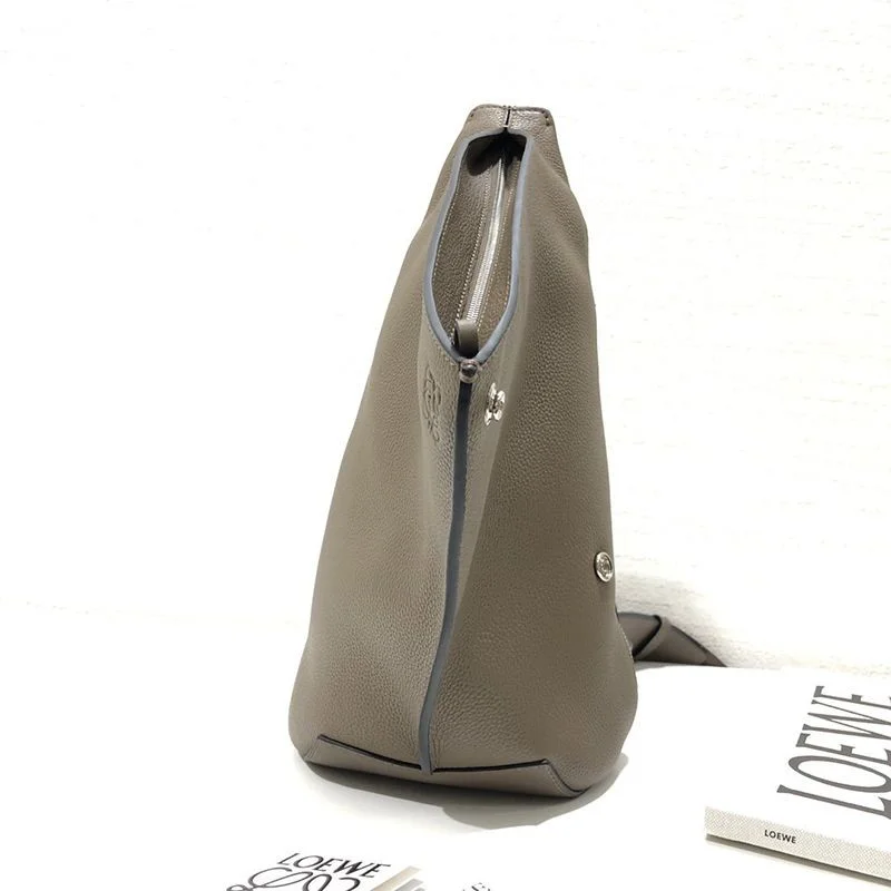 人気急上昇ロエベ ショルダーバッグ コピー アントン スリング Anton Sling カーフスキン lod74176