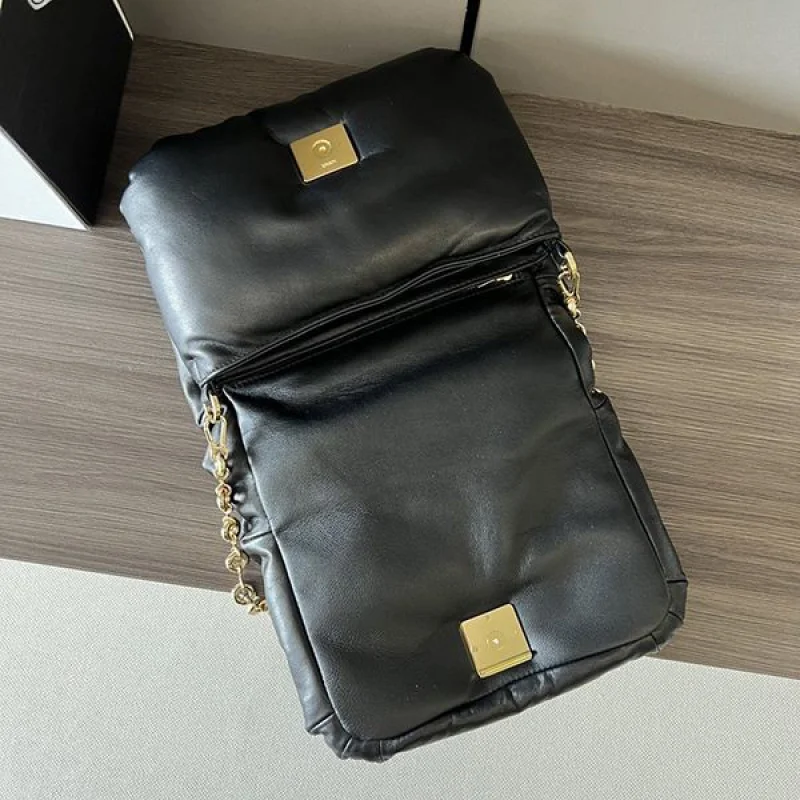 超希少!ロエベ Goya Puffe ナッパ ラムスキン コピー ショルダーバッグ lok49250