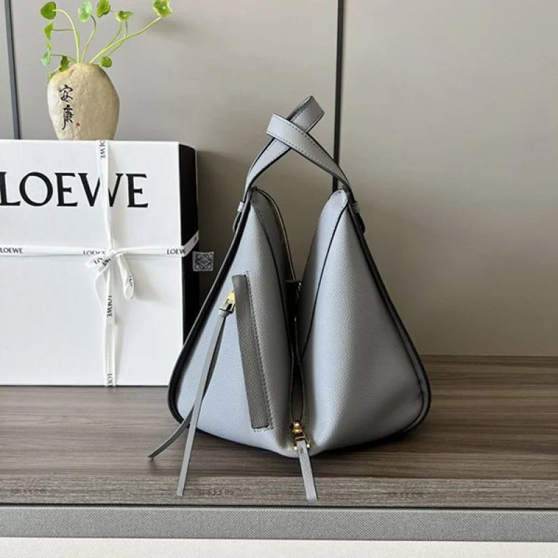 ロエベ ハンモック コピー Hammock Small Bag Lapistal スペチアーレ lol37678