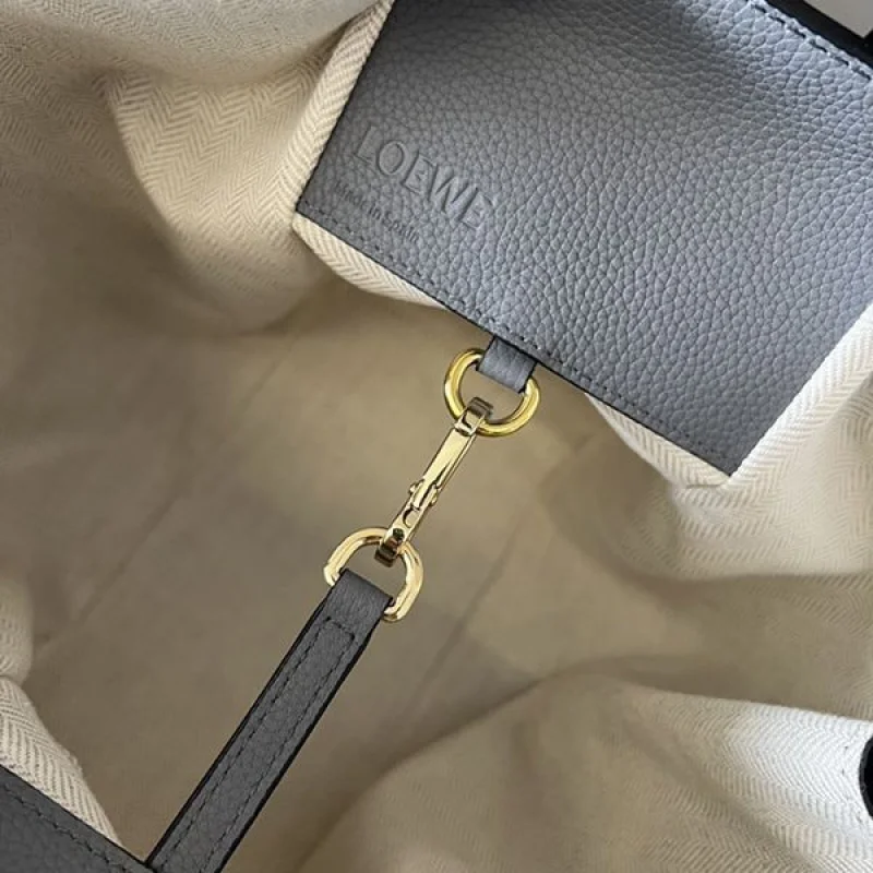 ロエベ ハンモック コピー Hammock Small Bag Lapistal スペチアーレ lol37678