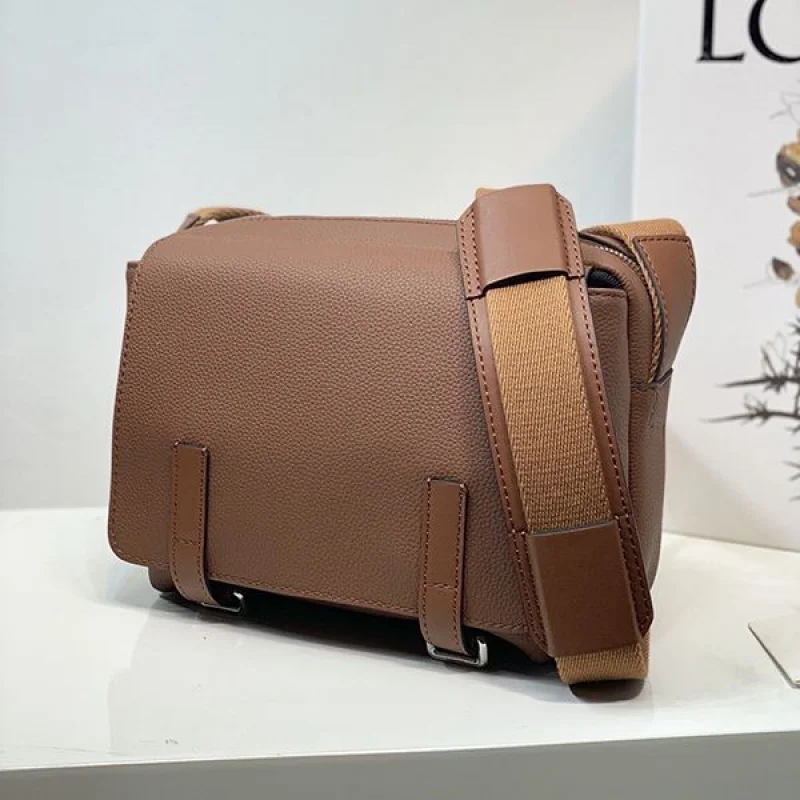 希少色ロエベ ミリタリー メッセンジャーバッグ 偽物 XS lom24658