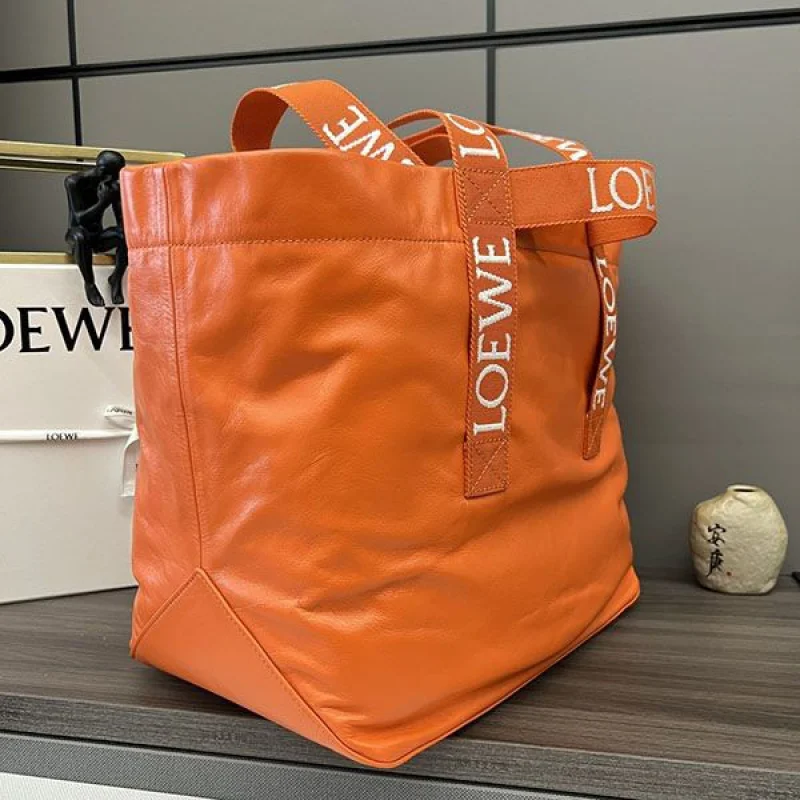 最新でオシャレ ロエベ フォールドショッパー トートバッグ 偽物 lom60786