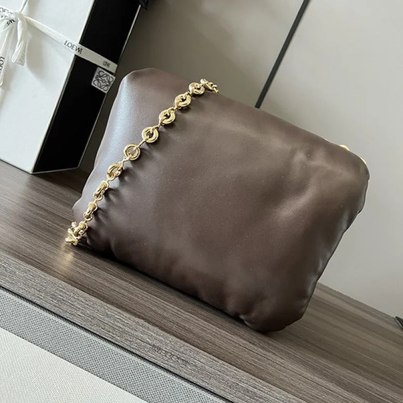 稀少ロエベ Goya Puffe ナッパ ラムスキン ショルダーバッグ 偽物 loo11667