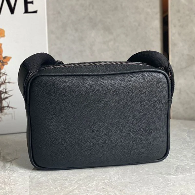 入手困難ロエベ ミリタリー メッセンジャーバッグ XS 偽物 loo80252