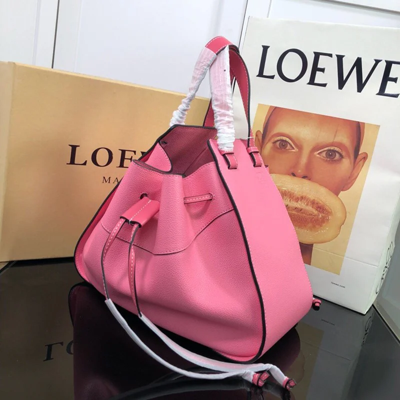 21新作 ロエベ ハンモック 偽物 クラシックレザースモール ハンドバッグ lop63179