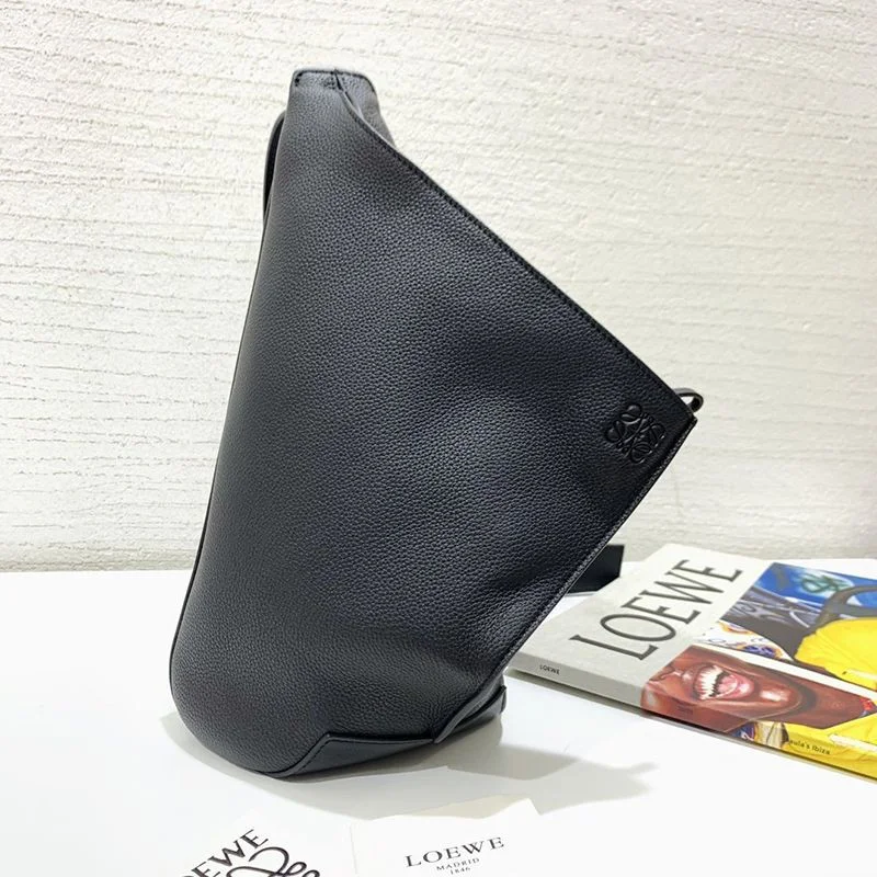 大人気!ロエベ ショルダーバッグ コピー アントン スリング Anton Sling カーフスキン loq24862
