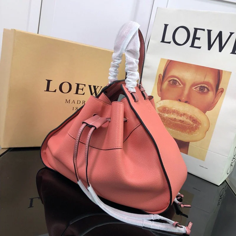 21新作 ロエベ ハンモック 偽物 クラシックレザースモール ハンドバッグ lor03807