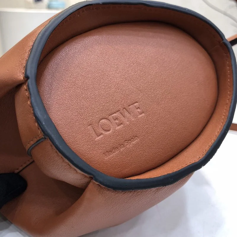 ☆超人気☆ロエベ ショルダーバッグ 偽物 エレファント ポーチ lor43894
