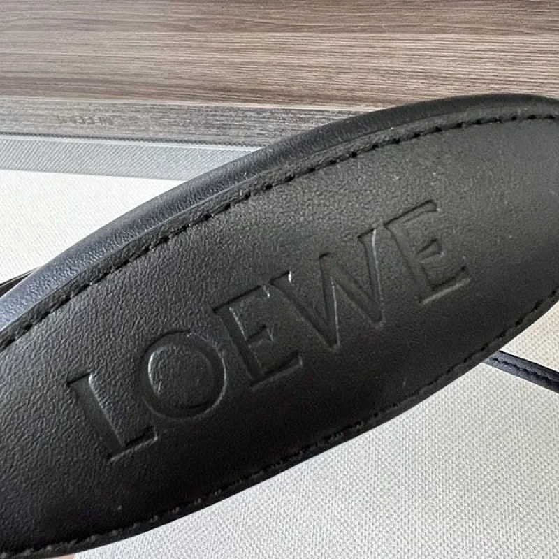 【最新】ロエベ アナグラムレザーショルダーバッグ 偽物 lou89650