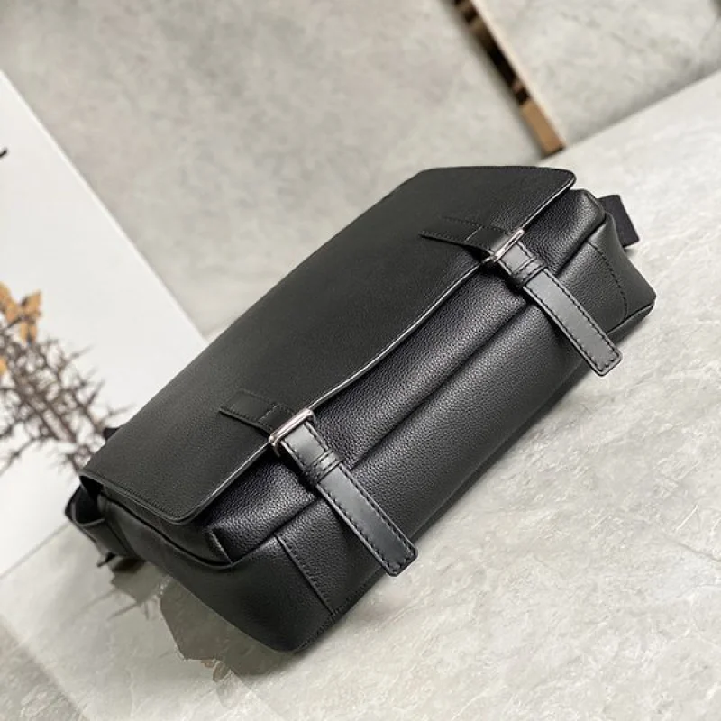 定番ロエベ ミリタリー メッセンジャーバッグ コピー lov25204