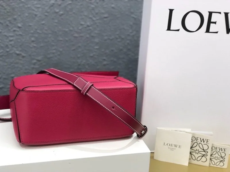 世界中で大人気♪ロエベ パズルバッグ スーパーコピー トリカラー ショルダーバッグ lov78566