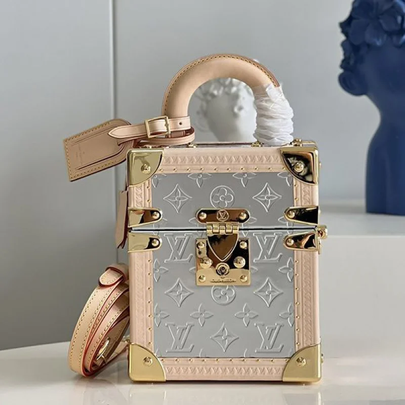 大人気!ルイヴィトン ショルダーバッグ コピー the Camera Box M10077