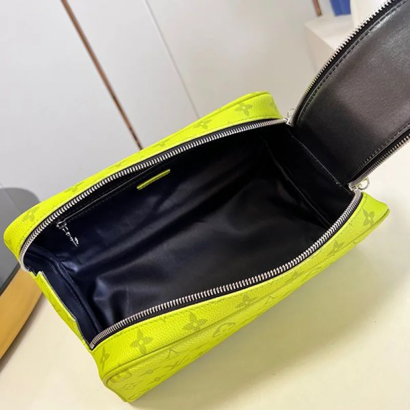 超話題!ルイヴィトン ドップ キット ポーチバッグ 偽物 M10144