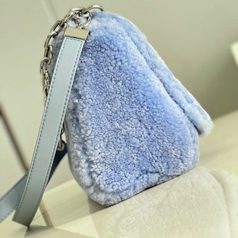 n級品 おすすめルイヴィトン コピー ツイスト MM ショルダーバッグブルー M21040