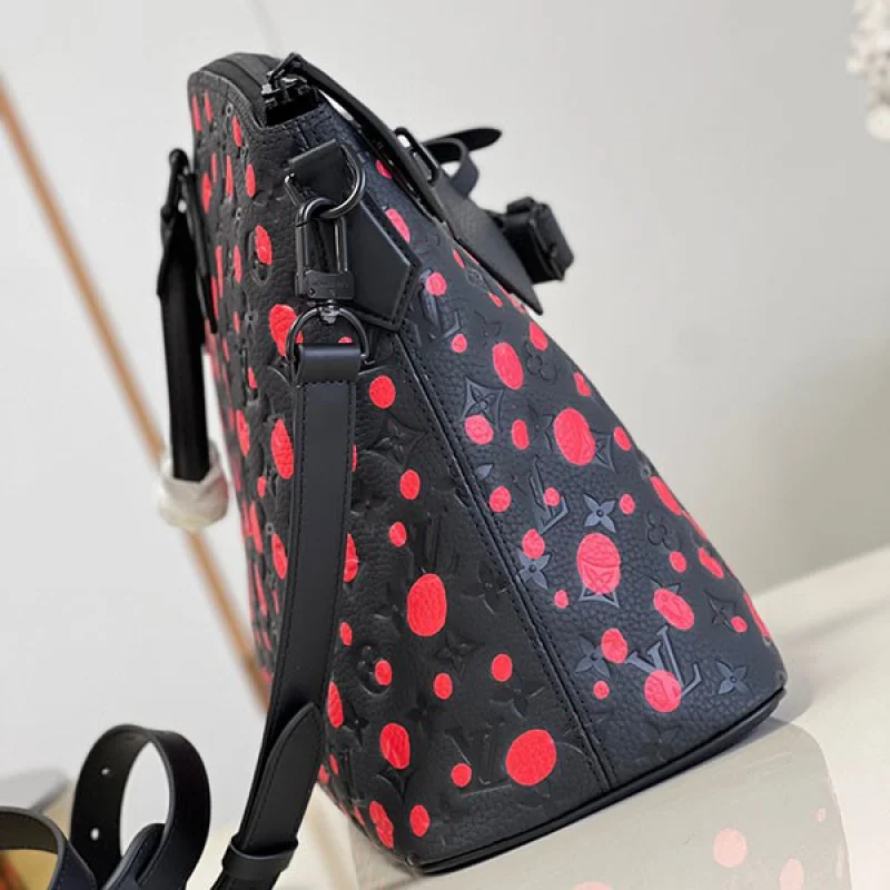 ルイヴィトン × YK 草間彌生 コラボ LOCK IT バッグ コピー 黒赤 たっぷり収納 M21676