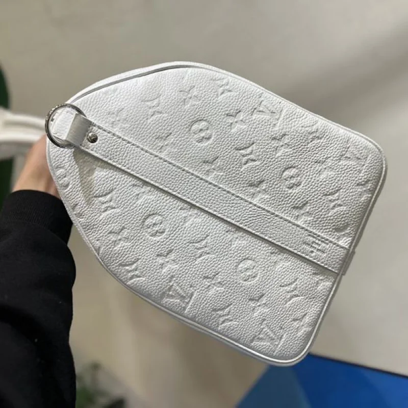 ギフトに最適ルイヴィトン×草間彌生コラボ 偽物 キーポル・バンドリエール 50 M21678