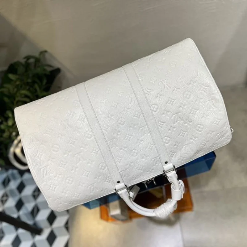 ギフトに最適ルイヴィトン×草間彌生コラボ 偽物 キーポル・バンドリエール 50 M21678