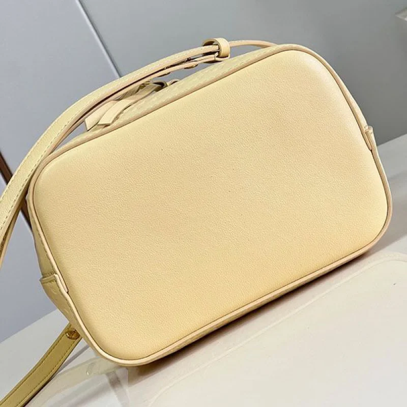 入手困難ルイヴィトン ハンドバッグ ネオノエBB 偽物 M22599