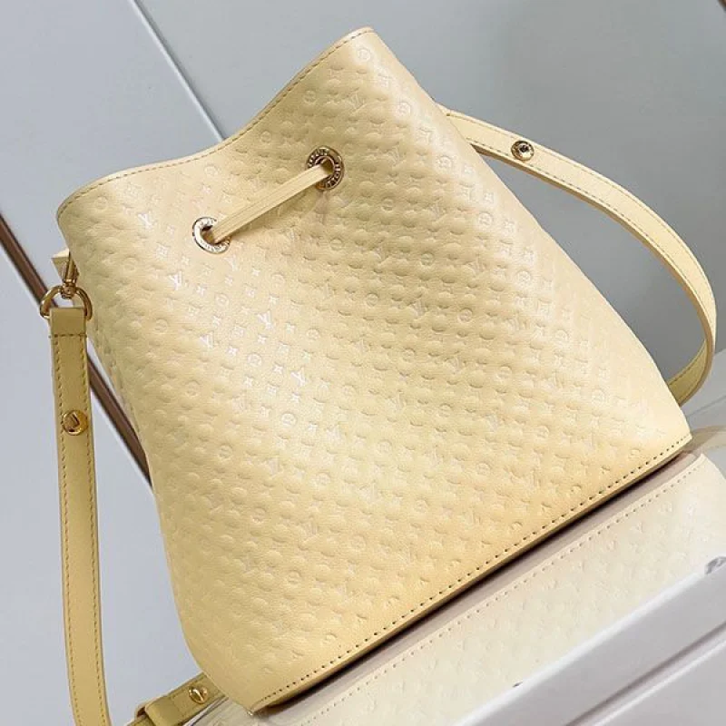 入手困難ルイヴィトン ハンドバッグ ネオノエBB 偽物 M22599